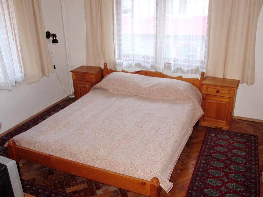 Guest Rooms Metaksinovi Chepelare Bagian luar foto